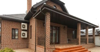 Строительство домов из кирпича с мансардой в Холмске | от 3636 рублей