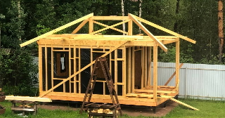 Сарай из бруса 100х100 в Холмске - строительство под ключ | Строй-Хлм от 41552 руб.